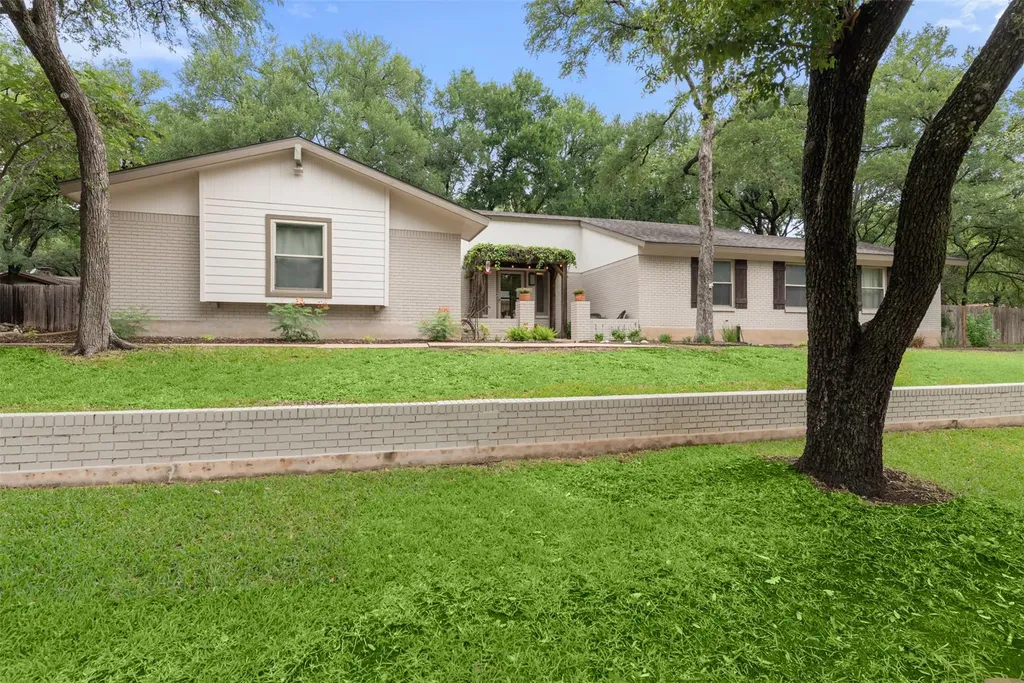 302 S Lake Creek Drive Round Rock TX 78681