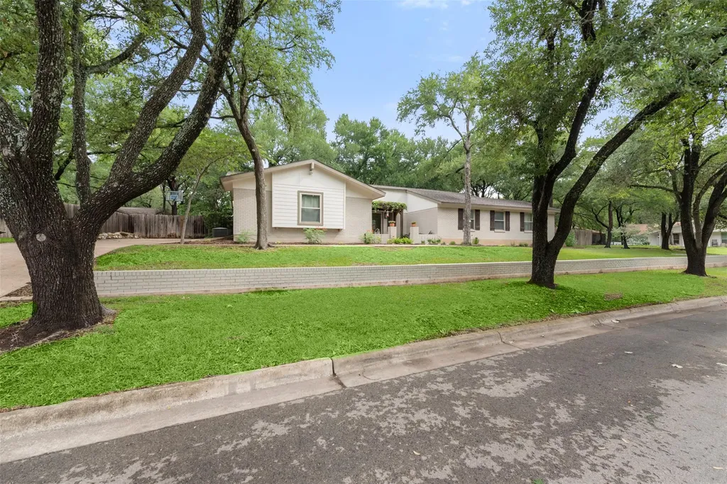 302 S Lake Creek Drive Round Rock TX 78681