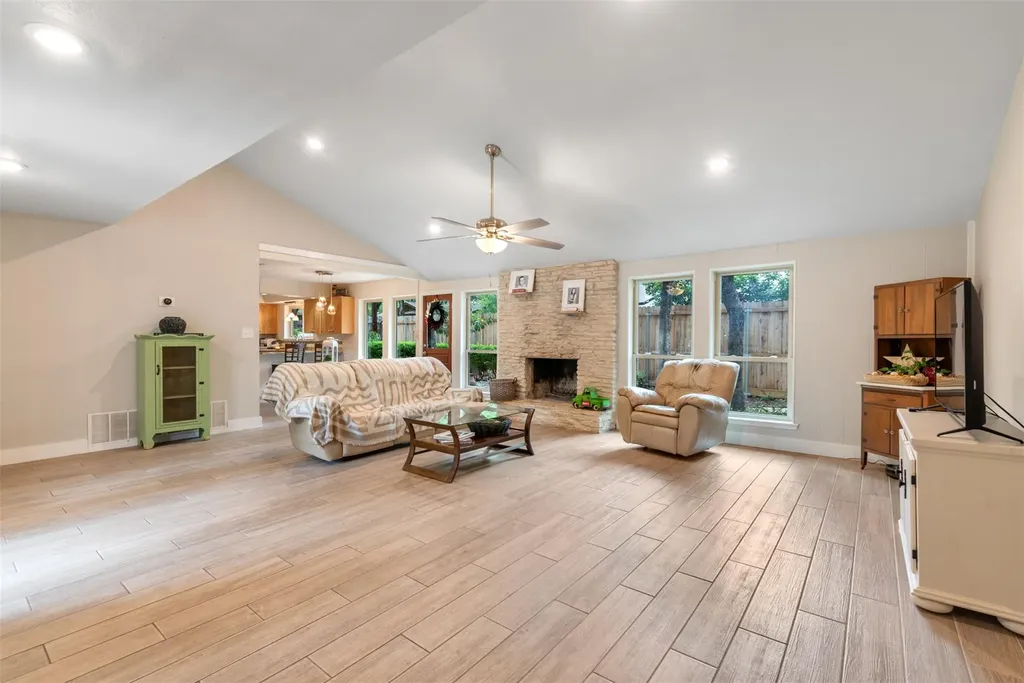 302 S Lake Creek Drive Round Rock TX 78681