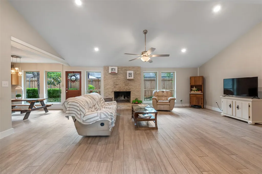 302 S Lake Creek Drive Round Rock TX 78681