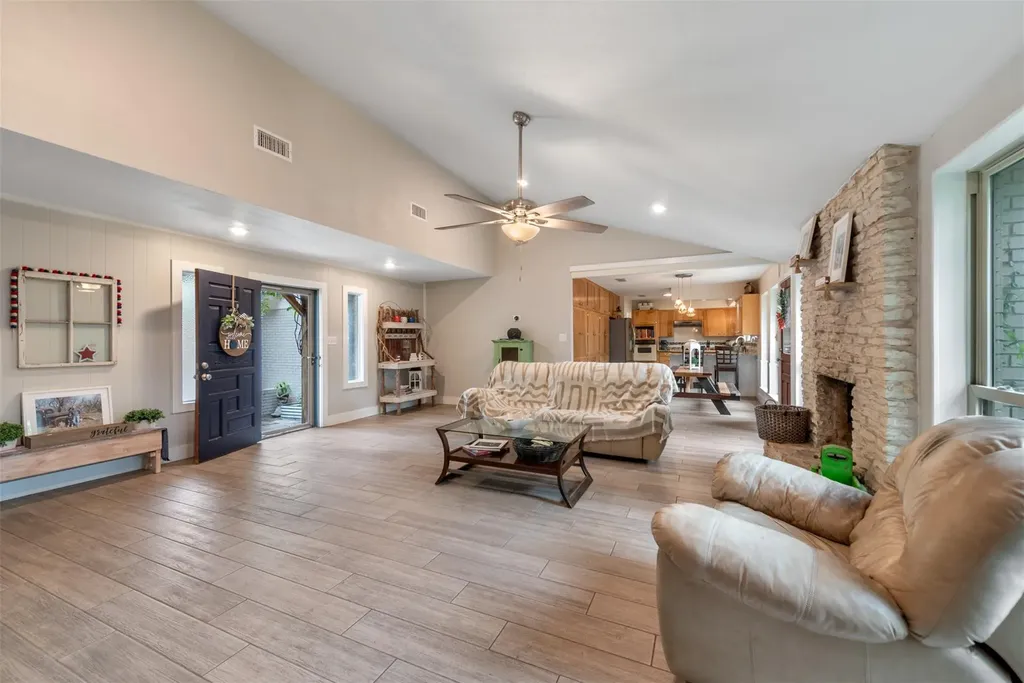 302 S Lake Creek Drive Round Rock TX 78681