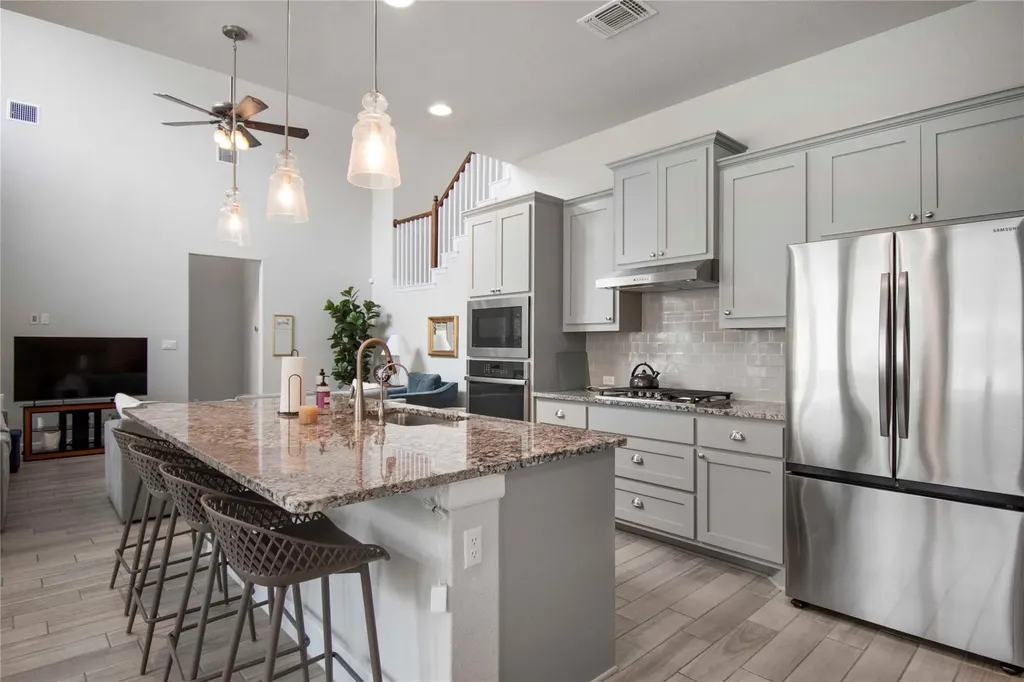 231 Village Oaks Austin TX 78737