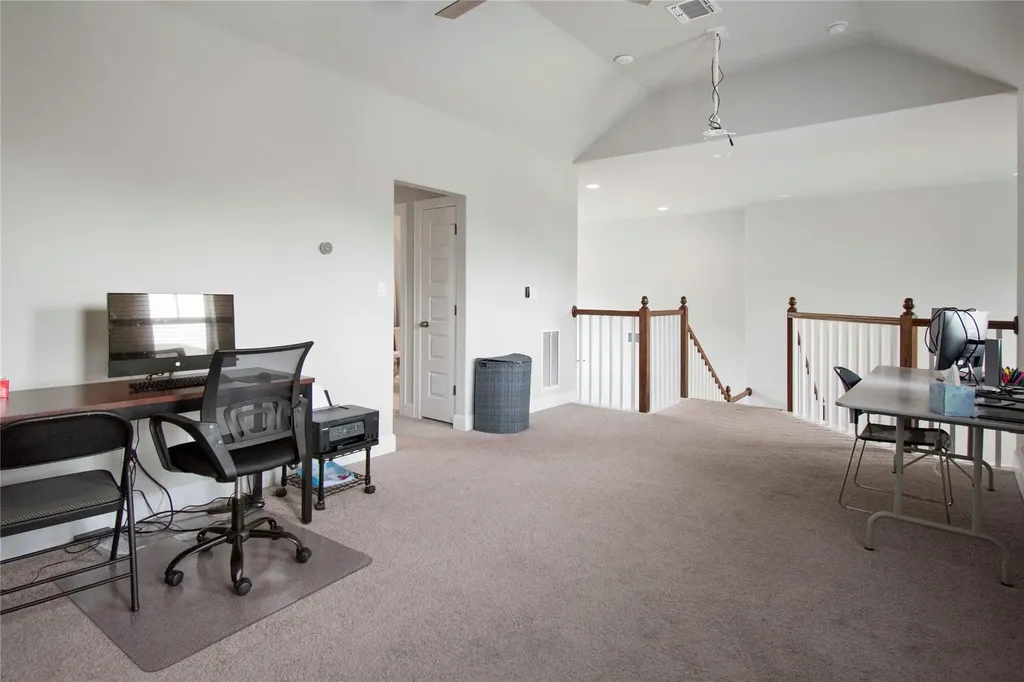 231 Village Oaks Austin TX 78737