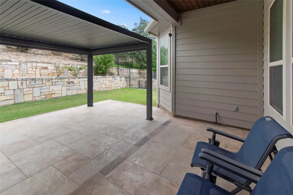 231 Village Oaks Austin TX 78737