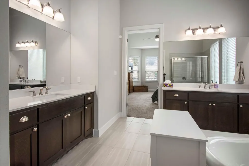 231 Village Oaks Austin TX 78737