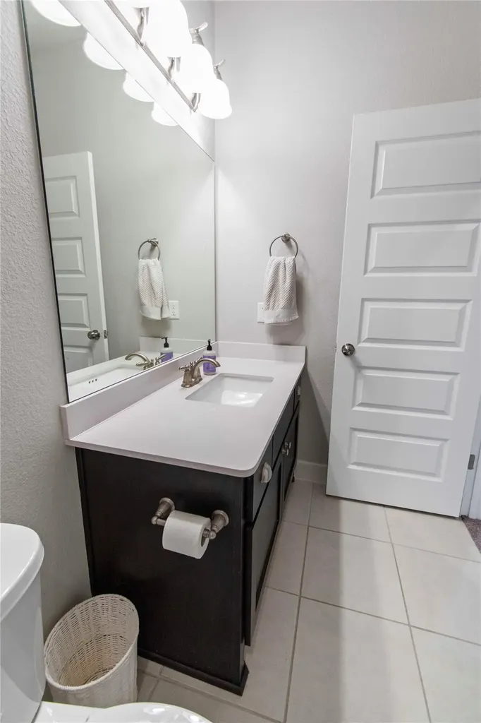 231 Village Oaks Austin TX 78737