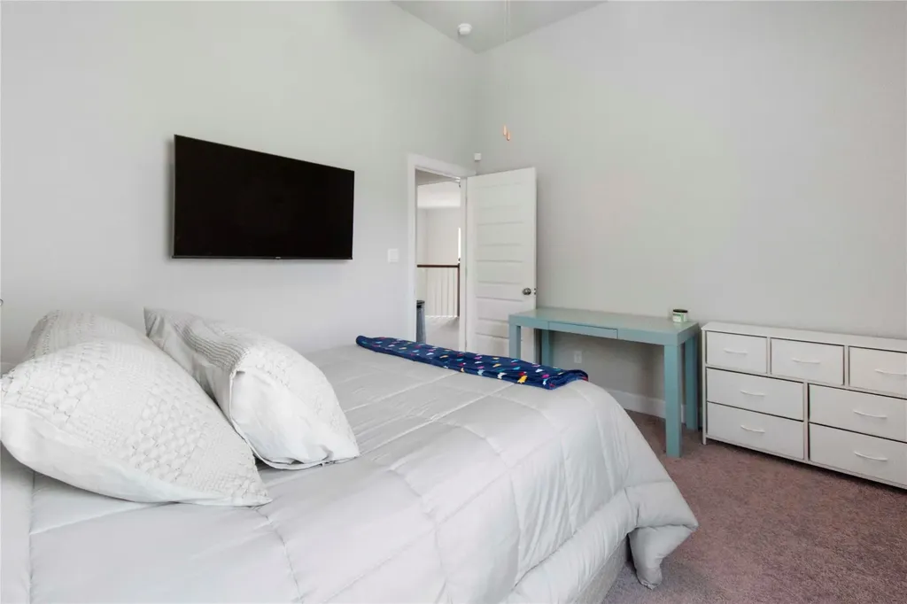 231 Village Oaks Austin TX 78737
