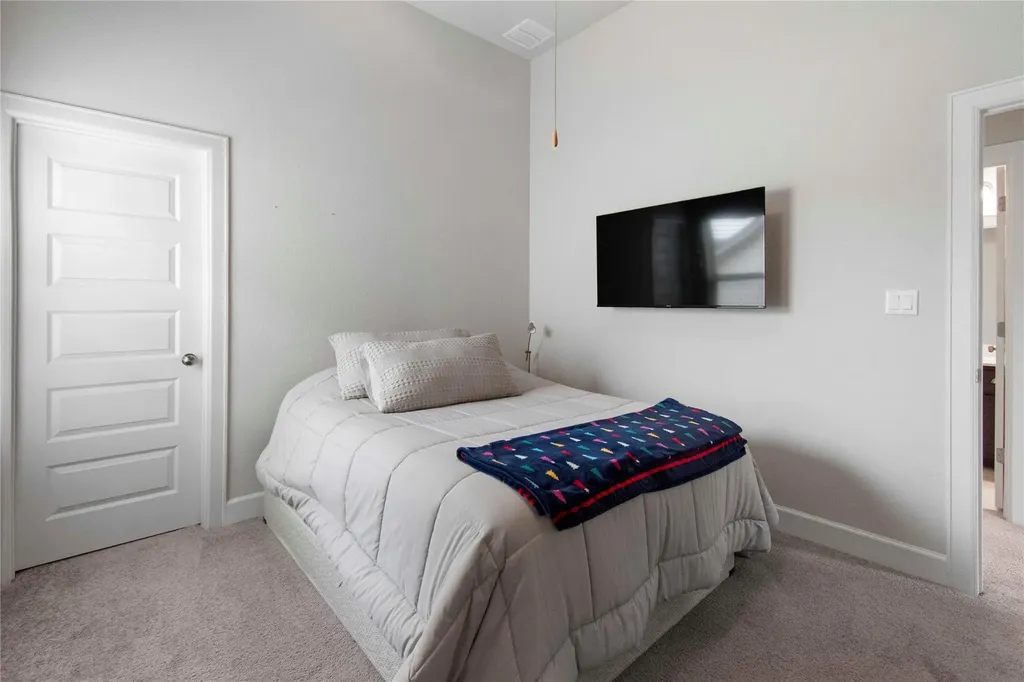 231 Village Oaks Austin TX 78737