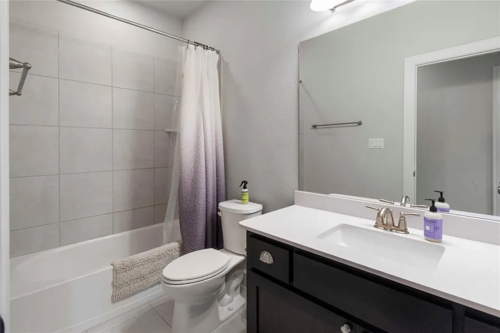 231 Village Oaks Austin TX 78737