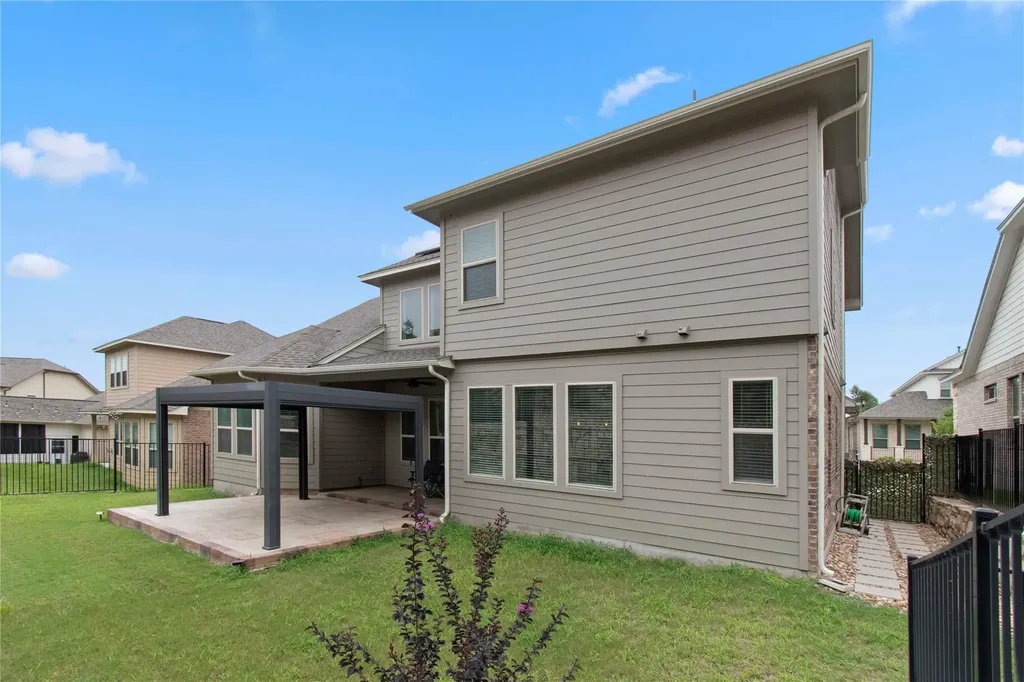 231 Village Oaks Austin TX 78737