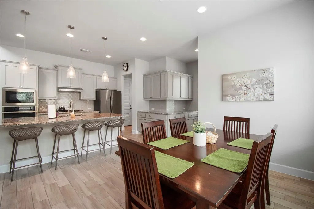 231 Village Oaks Austin TX 78737