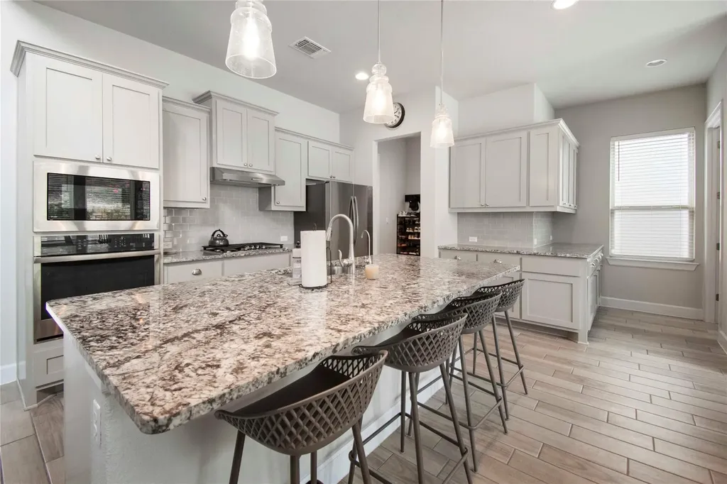 231 Village Oaks Austin TX 78737