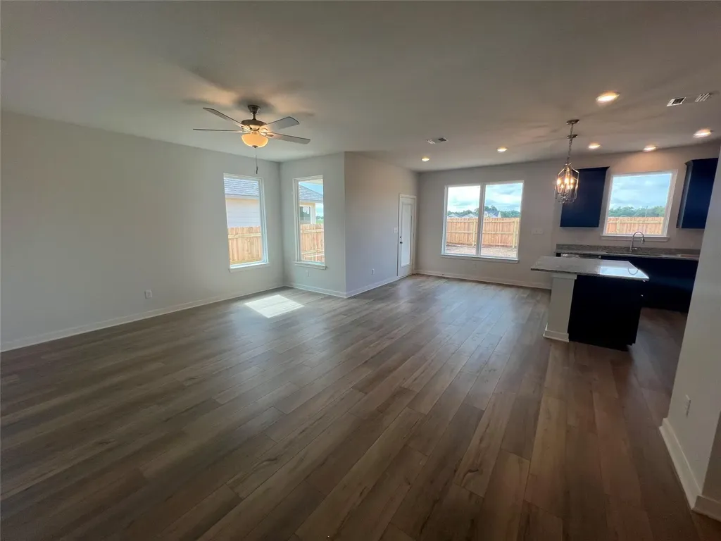 255 Gus Loop Georgetown TX 78626
