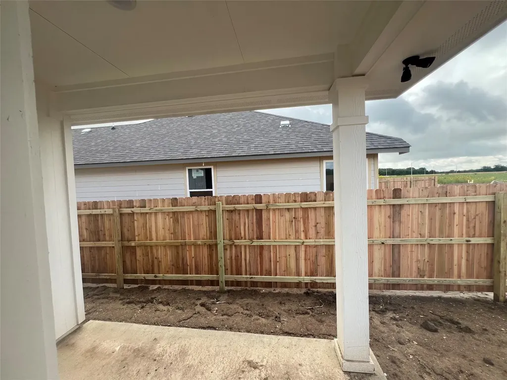 255 Gus Loop Georgetown TX 78626