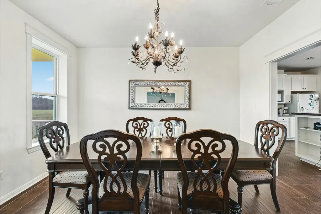 498 N County Line Road Elgin TX 78621