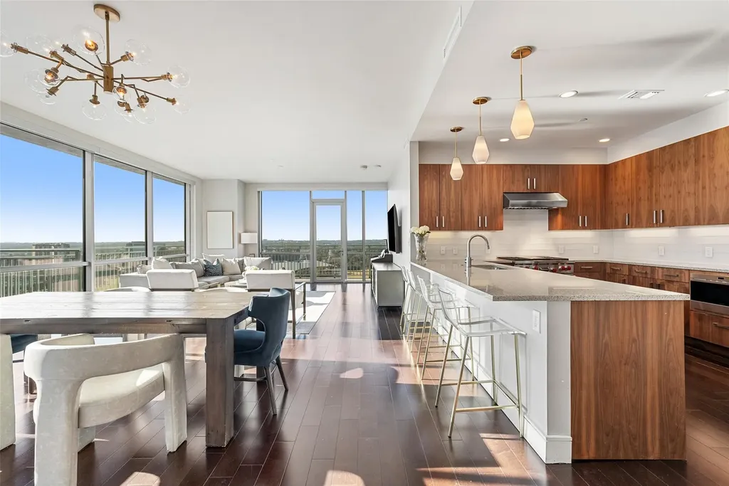 222 West Avenue Austin TX 78701