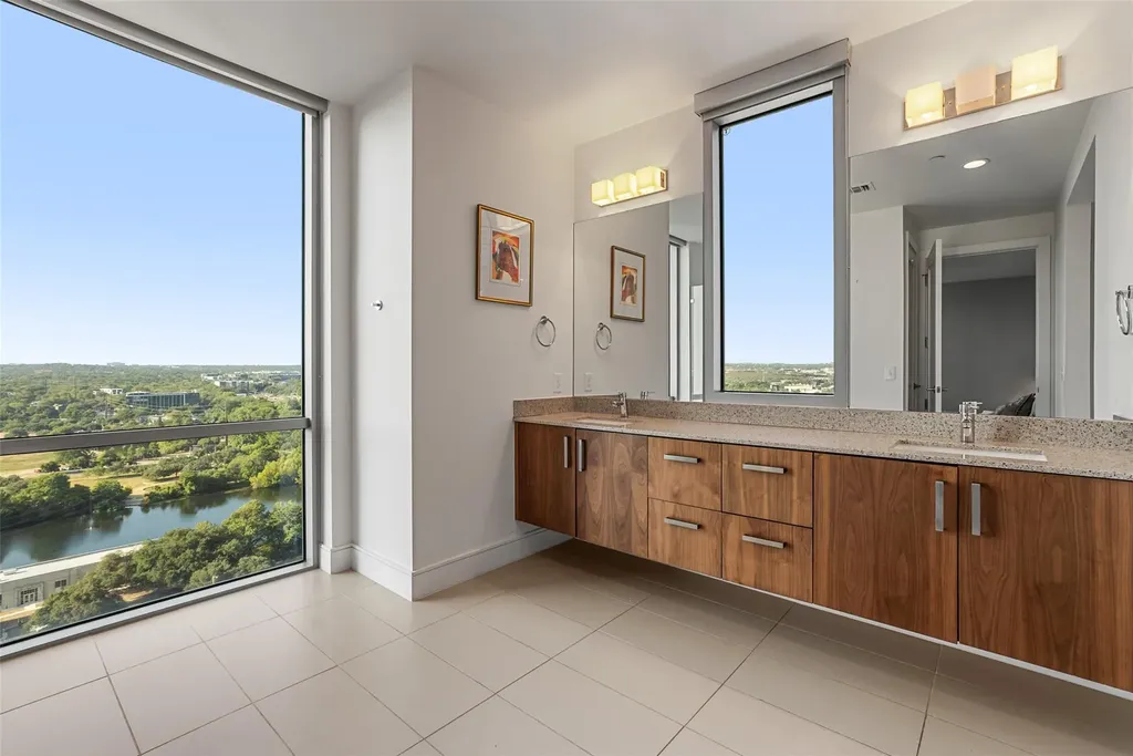 222 West Avenue Austin TX 78701