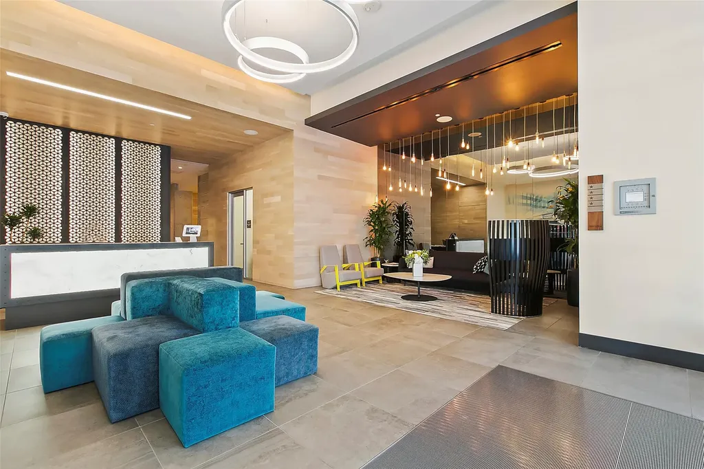 222 West Avenue Austin TX 78701