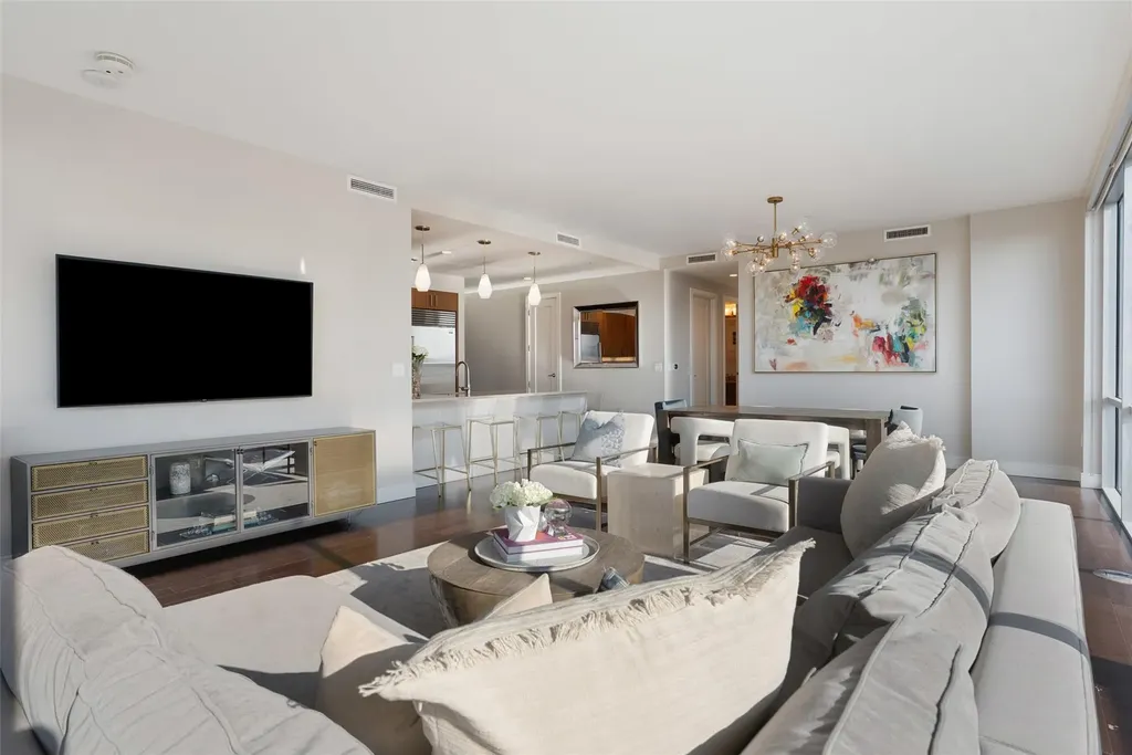 222 West Avenue Austin TX 78701