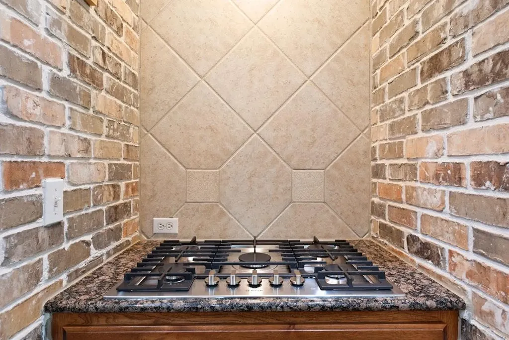 106 Double Horn Trail Spicewood TX 78669