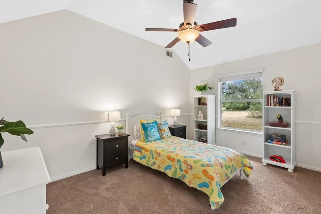 106 Double Horn Trail Spicewood TX 78669