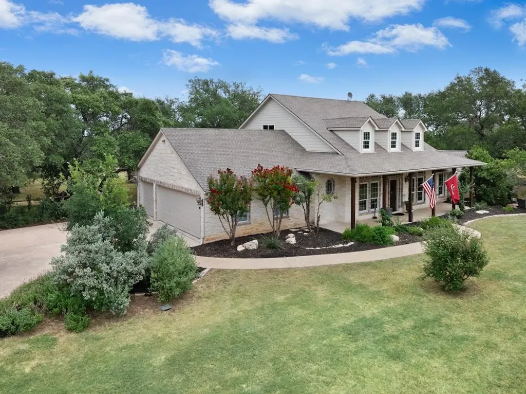 106 Double Horn Trail Spicewood TX 78669