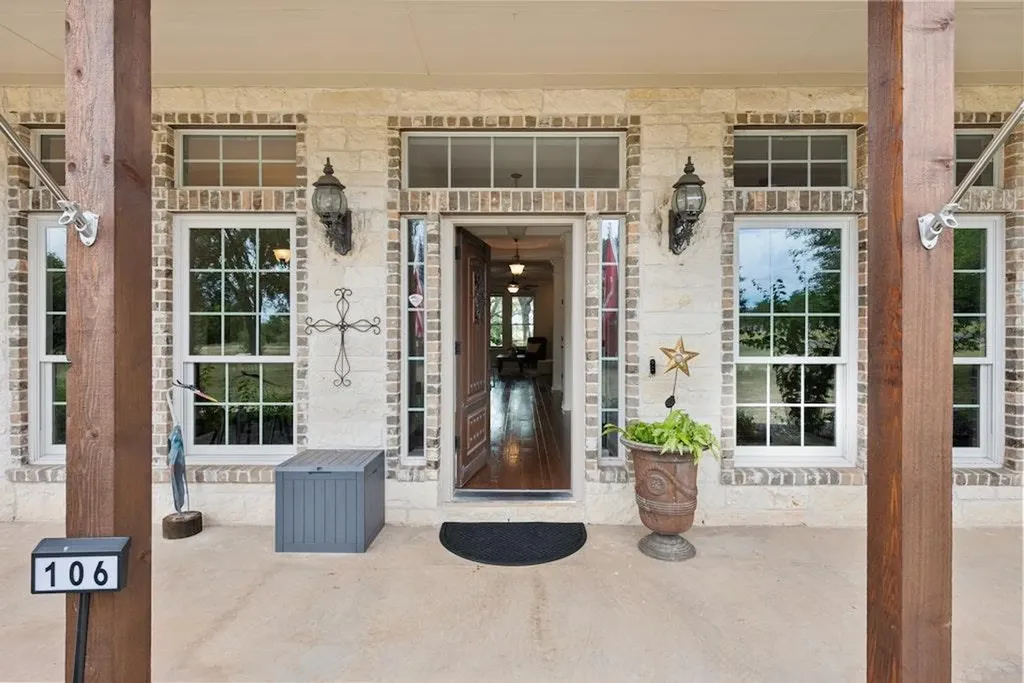 106 Double Horn Trail Spicewood TX 78669