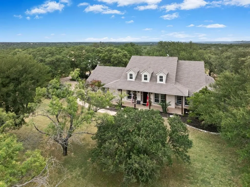 106 Double Horn Trail Spicewood TX 78669