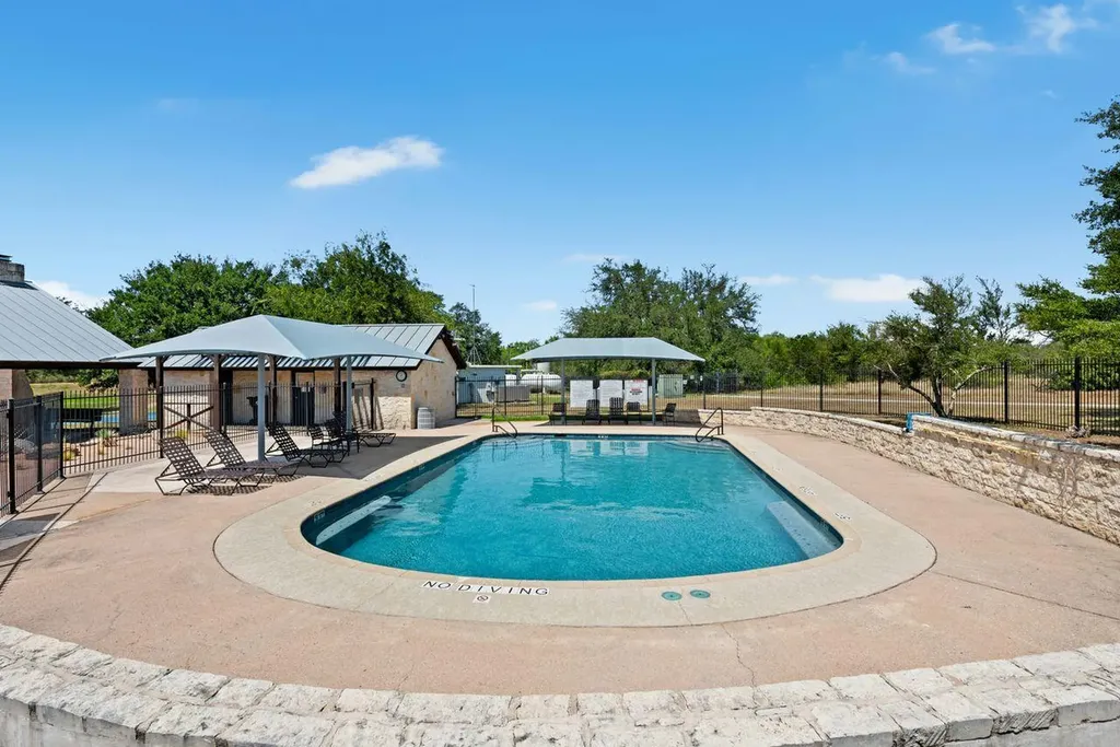 106 Double Horn Trail Spicewood TX 78669