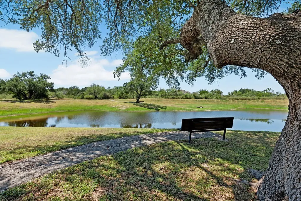 106 Double Horn Trail Spicewood TX 78669