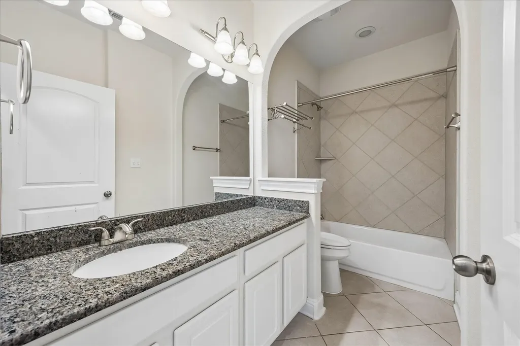 11812 Mira Vista Way Austin TX 78726