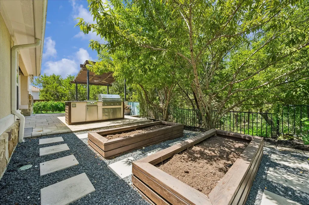 11812 Mira Vista Way Austin TX 78726