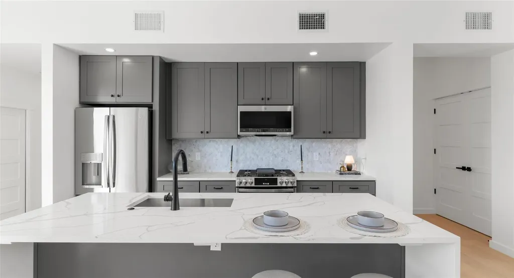 5912 Harold Court Austin TX 78721