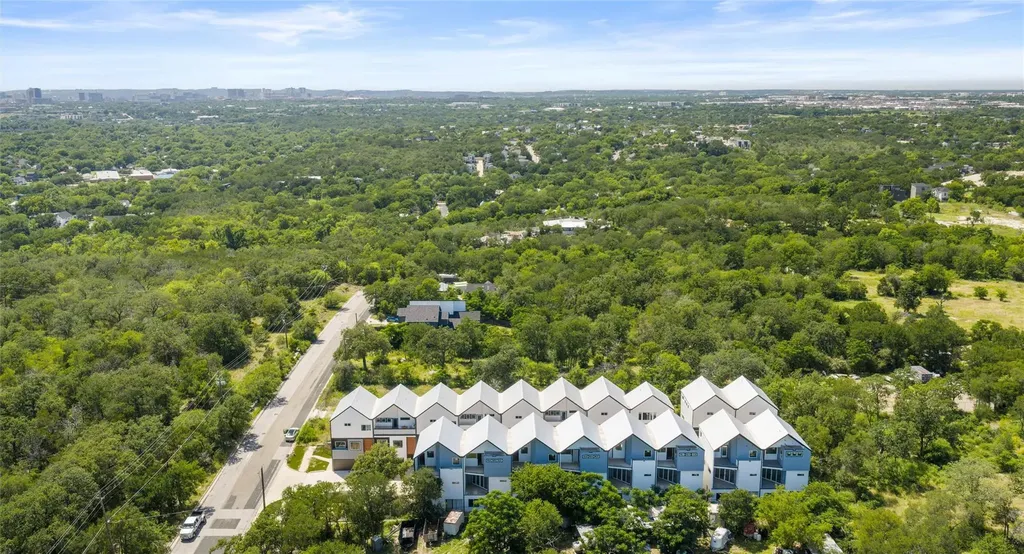 5912 Harold Court Austin TX 78721