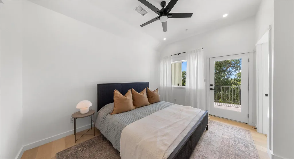 5912 Harold Court Austin TX 78721