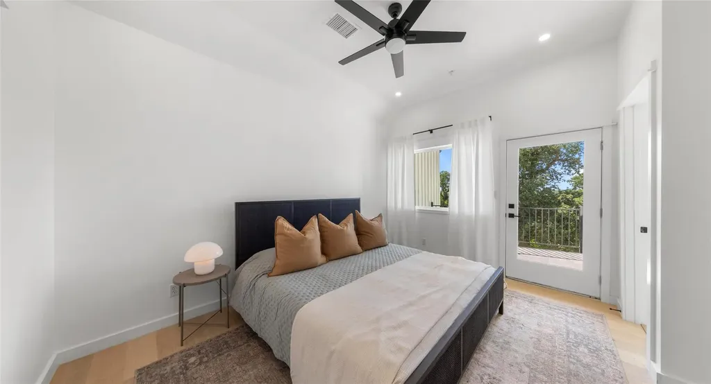 5912 Harold Court Austin TX 78721