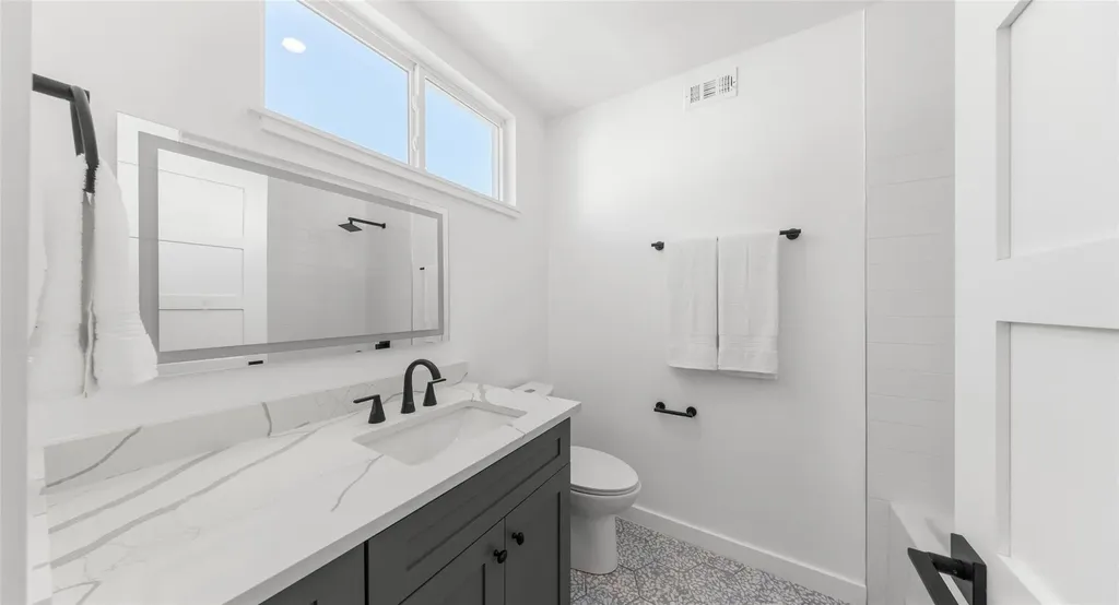 5912 Harold Court Austin TX 78721