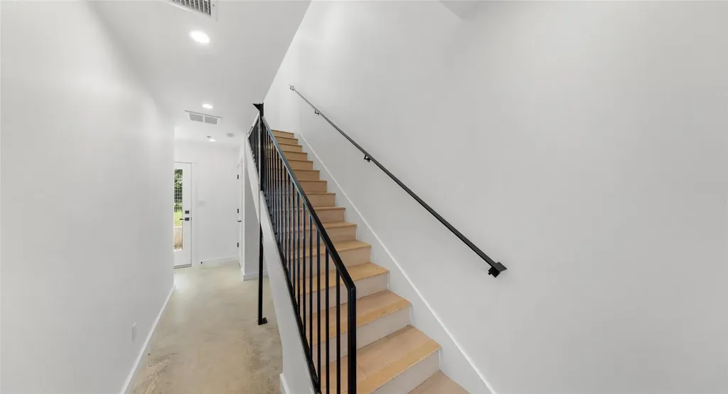 5912 Harold Court Austin TX 78721
