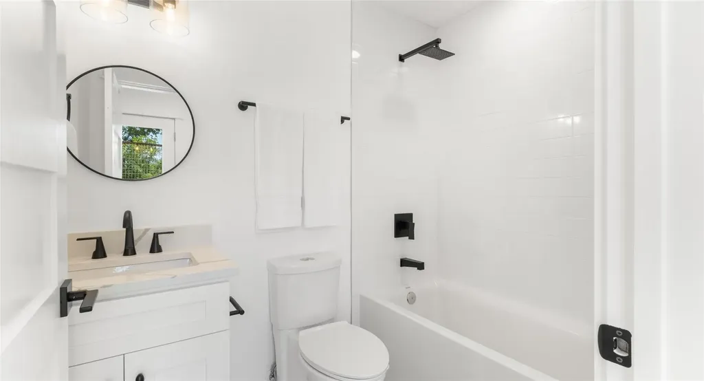 5912 Harold Court Austin TX 78721