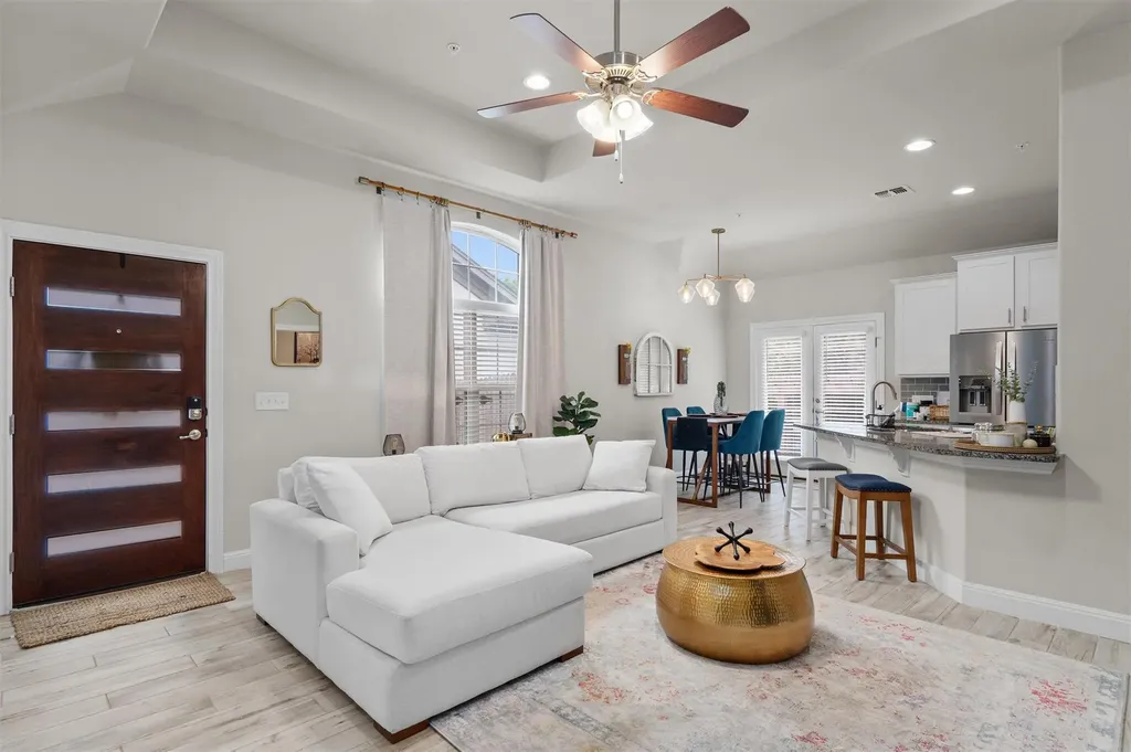 127 Thelonious Drive Austin TX 78745