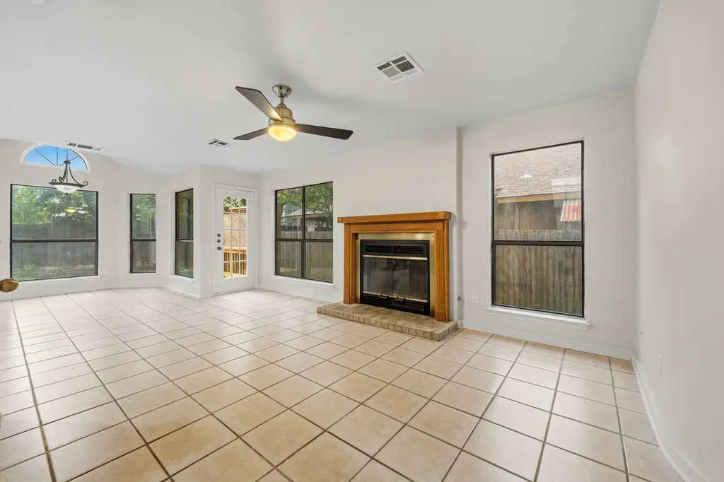 8712 Coastal Drive Austin TX 78749