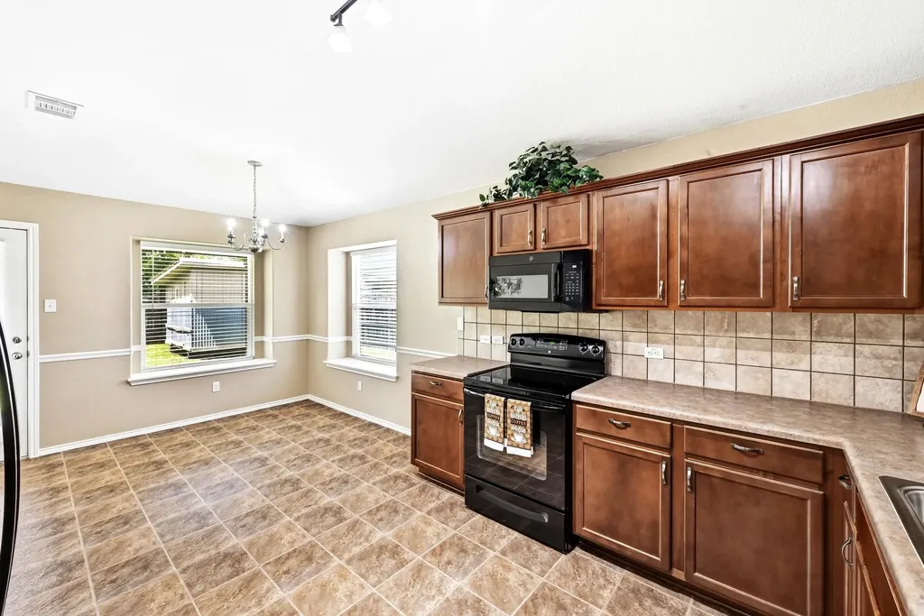 903 Gentry Drive Leander TX 78641