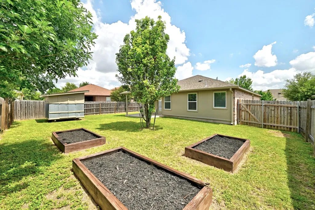 903 Gentry Drive Leander TX 78641
