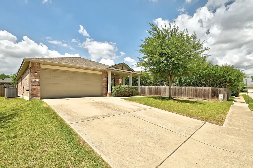 903 Gentry Drive Leander TX 78641