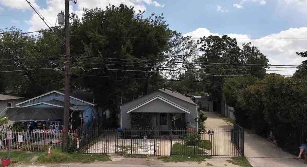 2315 E 5th Street Austin TX 78702