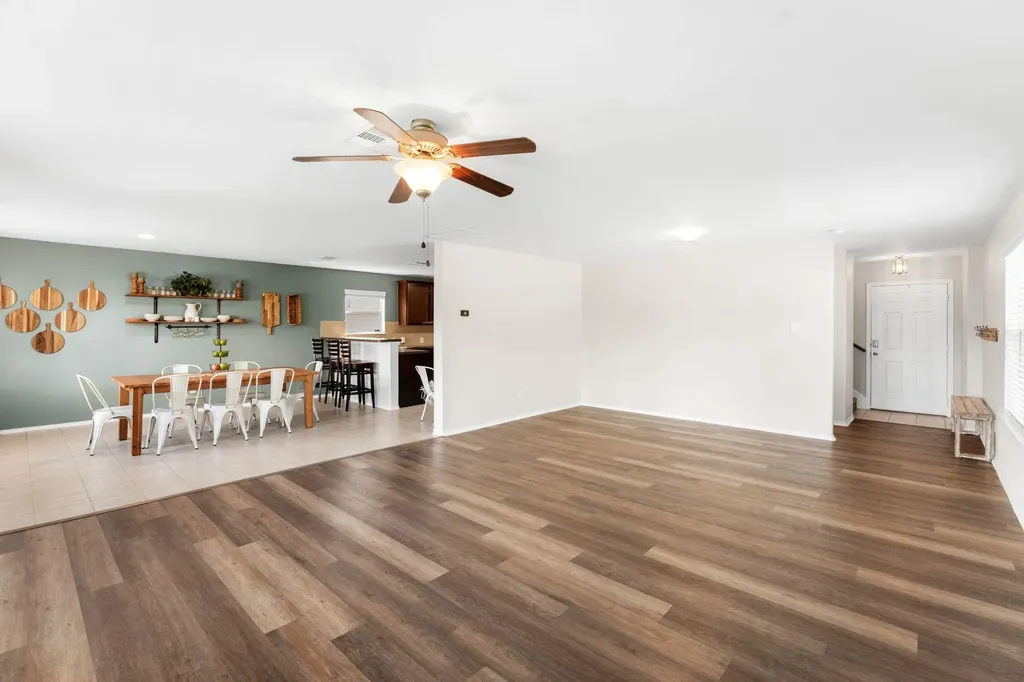 6735 Plains Crest Drive Del Valle TX 78617