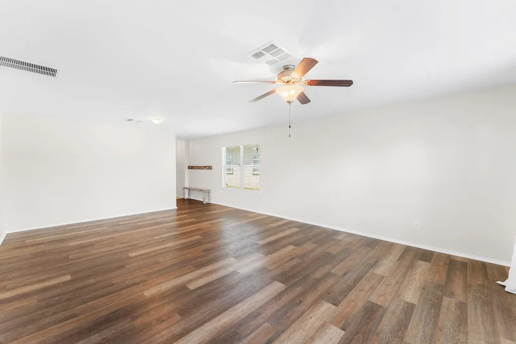 6735 Plains Crest Drive Del Valle TX 78617