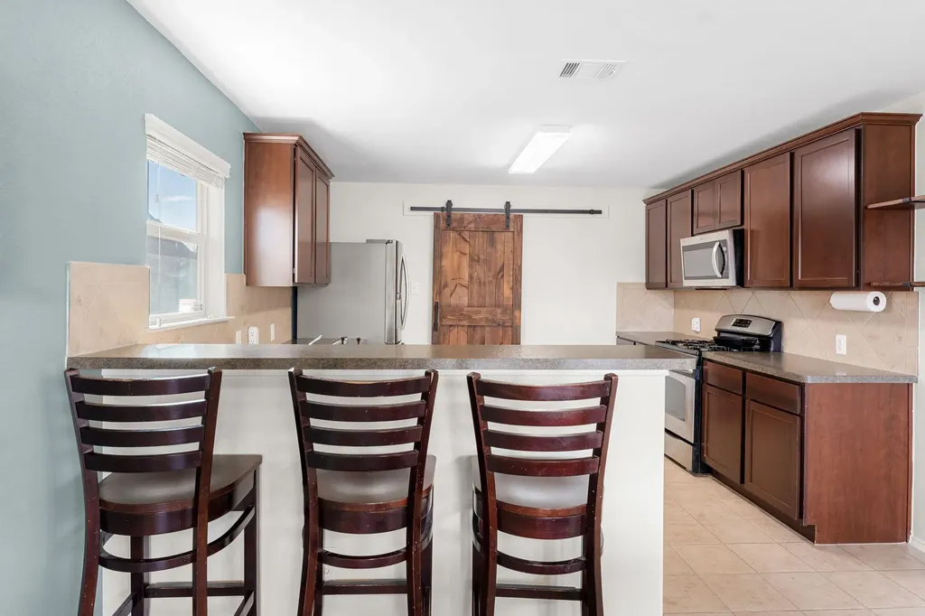 6735 Plains Crest Drive Del Valle TX 78617