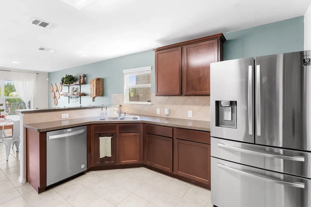 6735 Plains Crest Drive Del Valle TX 78617