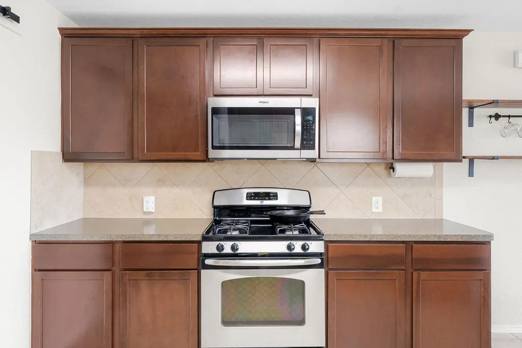 6735 Plains Crest Drive Del Valle TX 78617